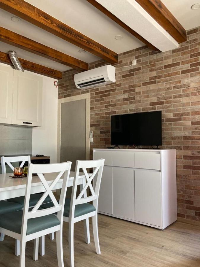 Studio Apartman Luka Starigrad Paklenica Exterior foto